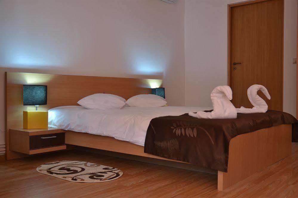 Aparthotel Zorilor Cluj-Napoca Exterior photo